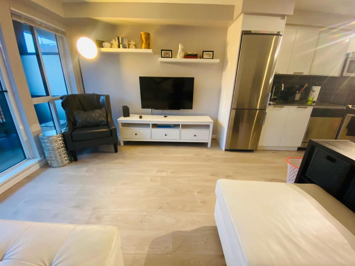 Downtown Heritage Condo With Parking วิกตอเรีย ภายนอก รูปภาพ
